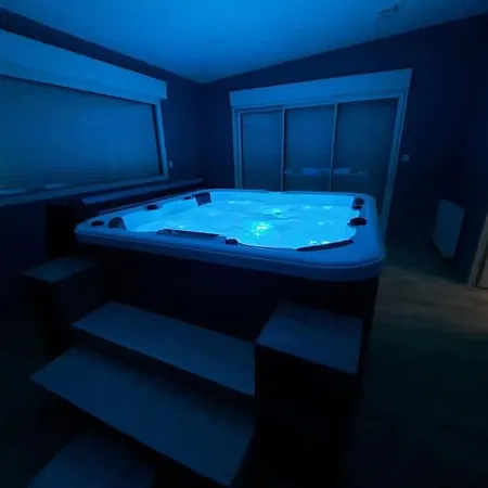 Holiday home Gite Chaleureux Avec Spa Privatif *